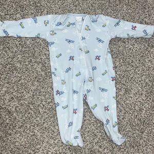 Like new Kissy Kissy baby boy airplane graphic footie size 0-3 months
